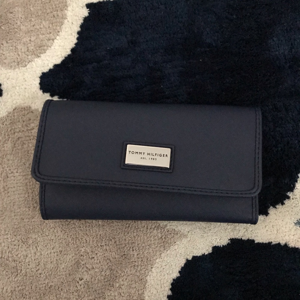 Tommy Hilfiger navy blue wallet